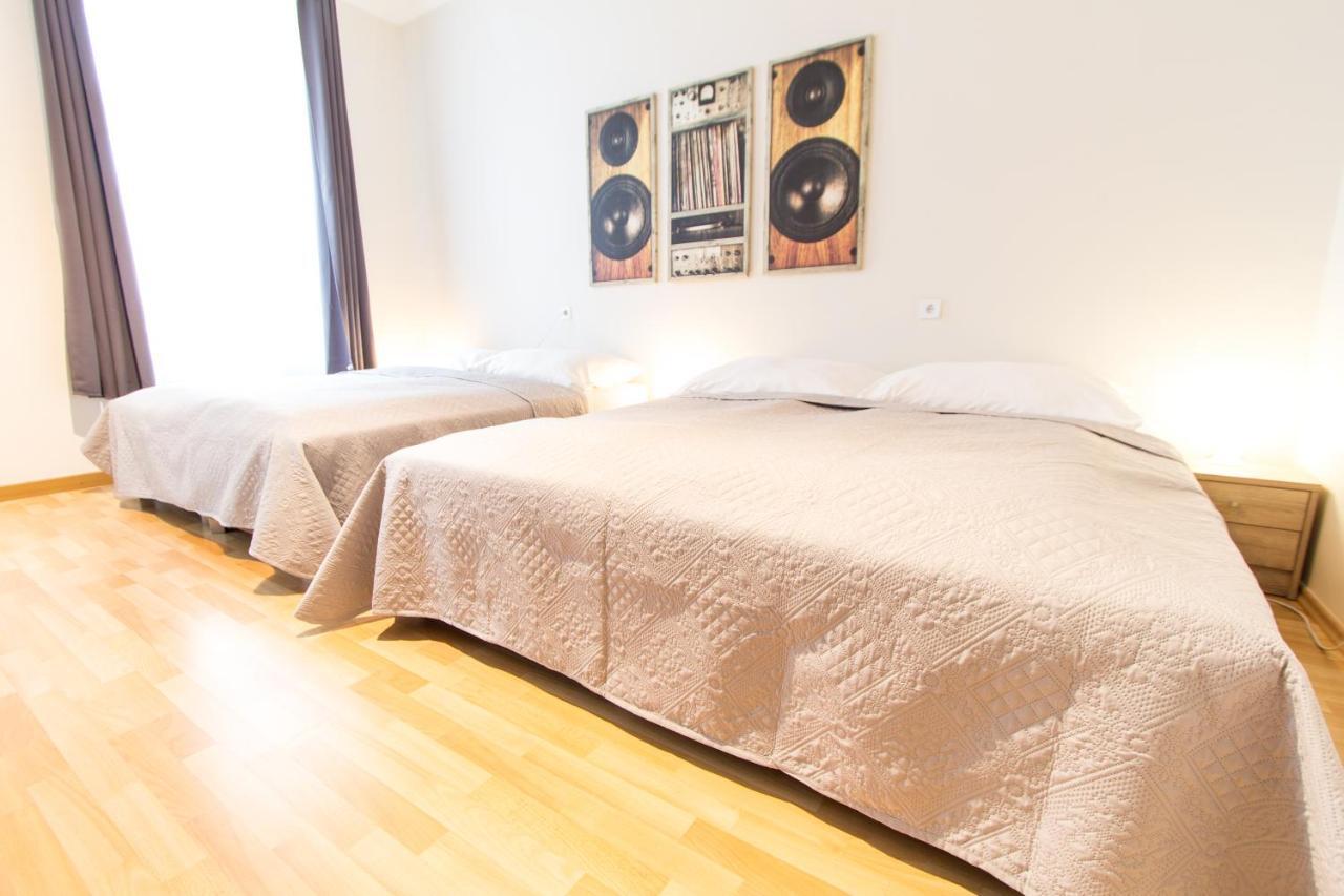 וינה Apartment Mandlgasse I Contactless Check-In מראה חיצוני תמונה